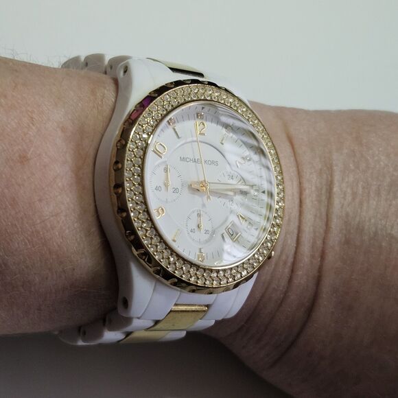 Michael Kors Womens Watch - crystal face with Gold Tone band. Model MK-5417 - Picture 5 of 15